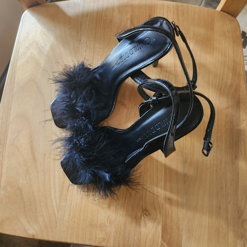 Wild Diva Black Feathered Women's Heels Dressy Night Out Stiletto